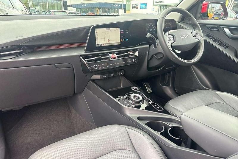 Used Kia Niro 127 HP (93 kW) 2025 Red SUV