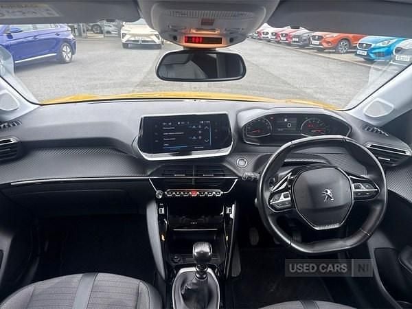 Used Peugeot 208 Allure 75 HP (55 kW) 2021 Yellow Hatchback