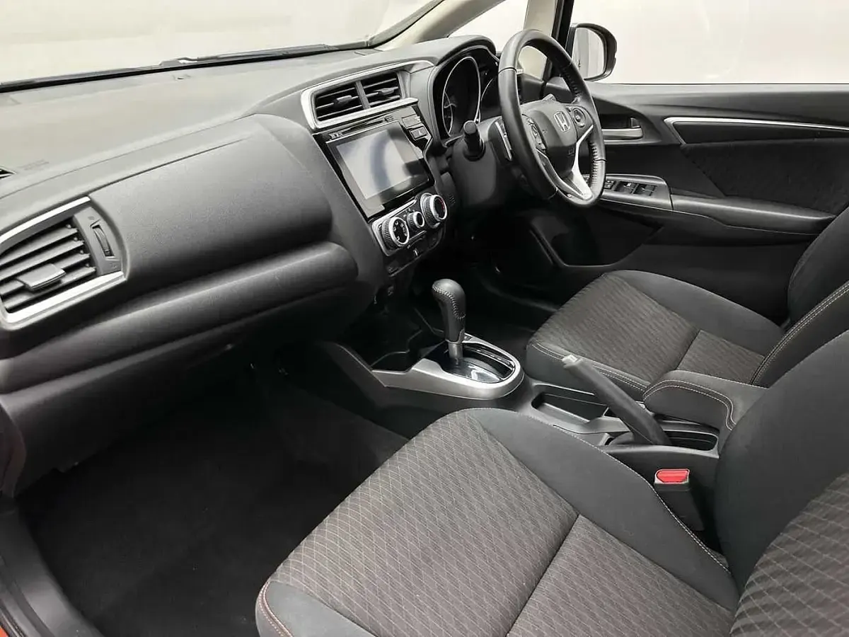 Used Honda Jazz Sport 130 HP (95 kW) 2018 Sunset orange Hatchback