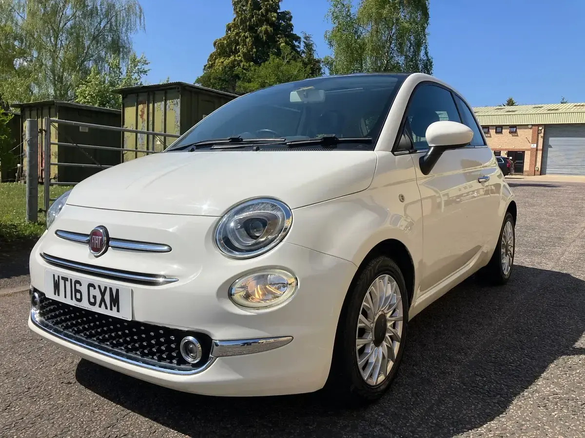Used Fiat 500 Lounge 69 HP (50 kW) 2016 White Hatchback