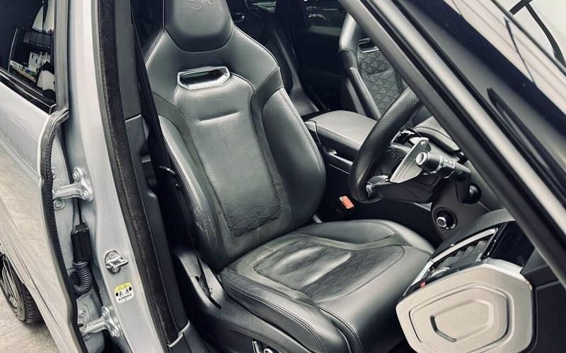 Used Land Rover Range Rover Sport SVR 575 HP (422 kW) 2018 Silver SUV