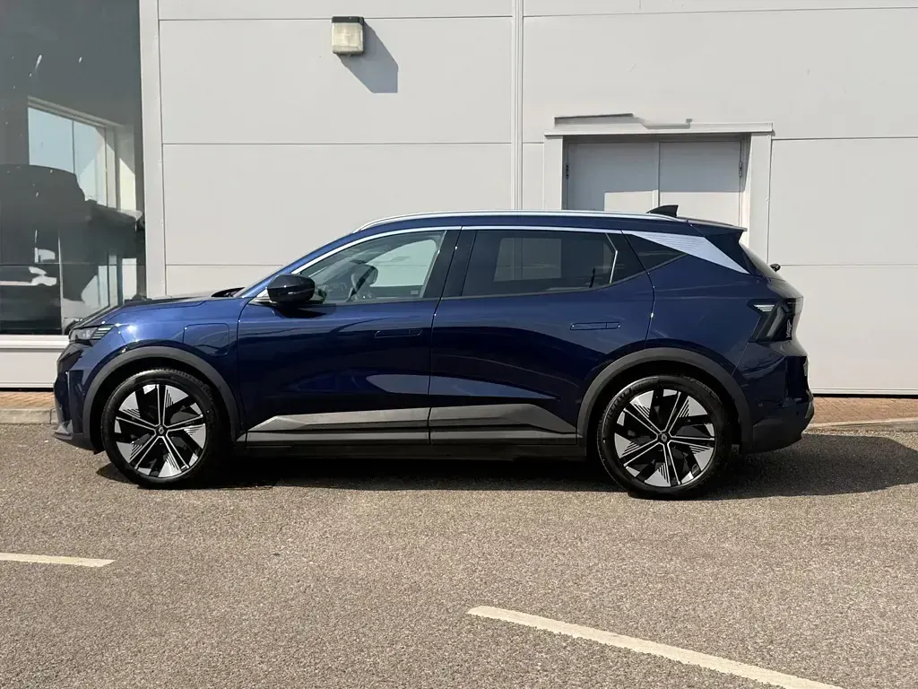 Used Renault Scenic E-Tech Komfort 125 kW (170 HP) 2025 Blue SUV