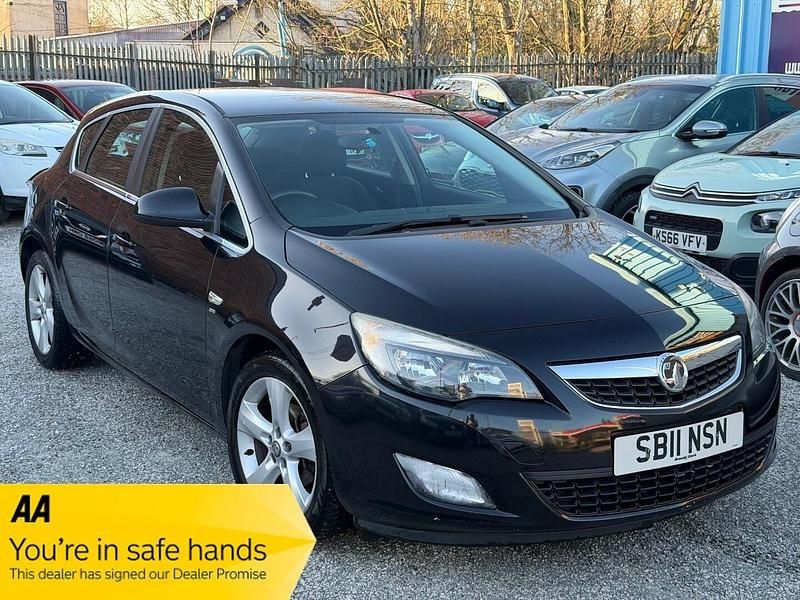 Used Vauxhall Astra SRi 115 HP (84 kW) 2011 Black Hatchback