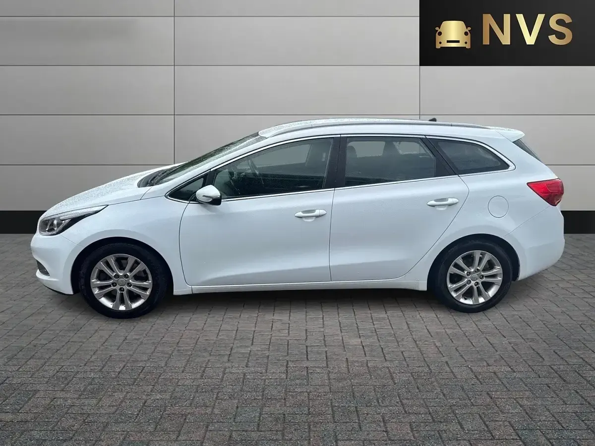Used Kia Ceed 128 HP (94 kW) 2014 White Hatchback