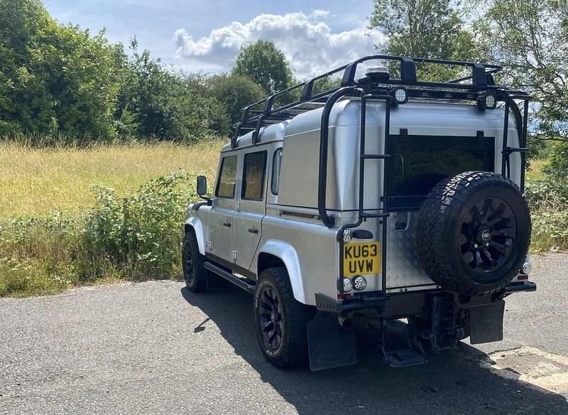 Used Land Rover Defender 122 HP (89 kW) 2014 Silver SUV