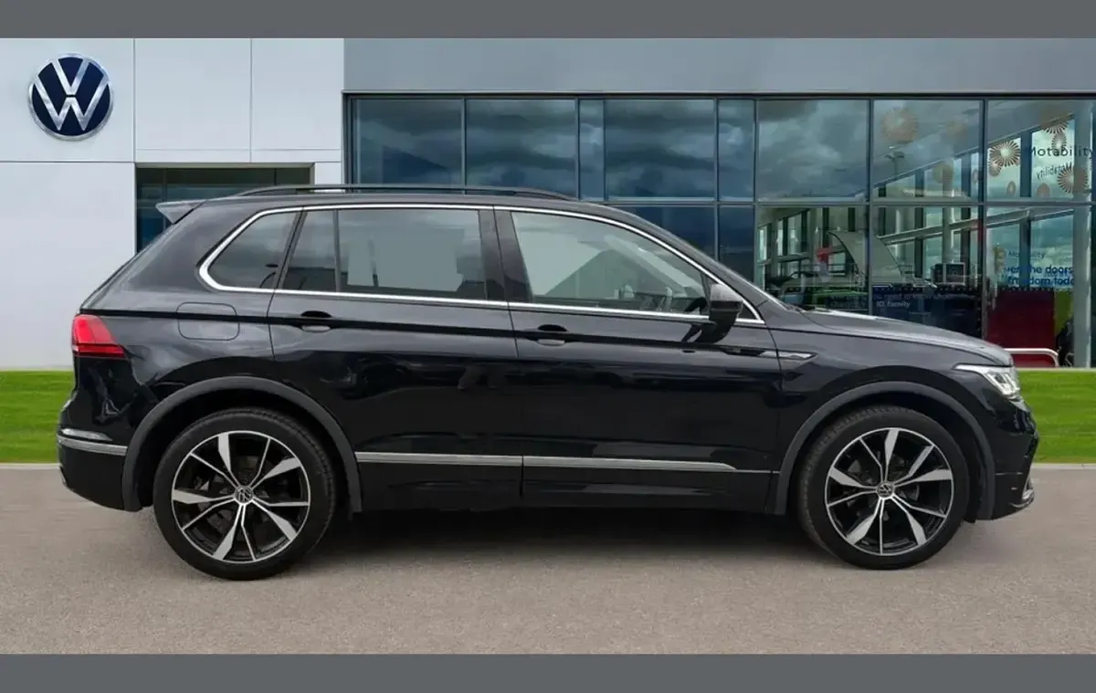 Used VW Tiguan R-line 147 HP (108 kW) 2023 Black SUV