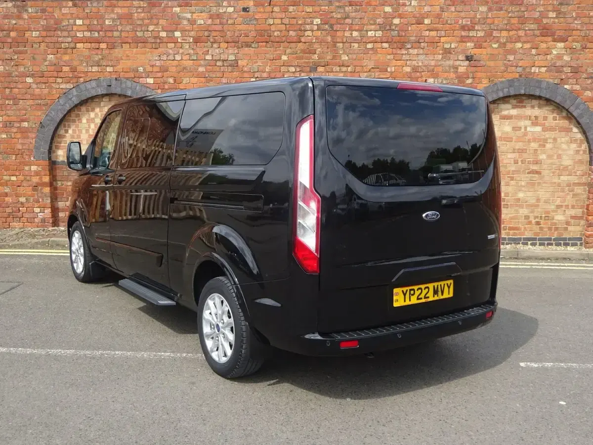Used Ford Tourneo Custom Titanium 130 HP (95 kW) 2022 Black Van