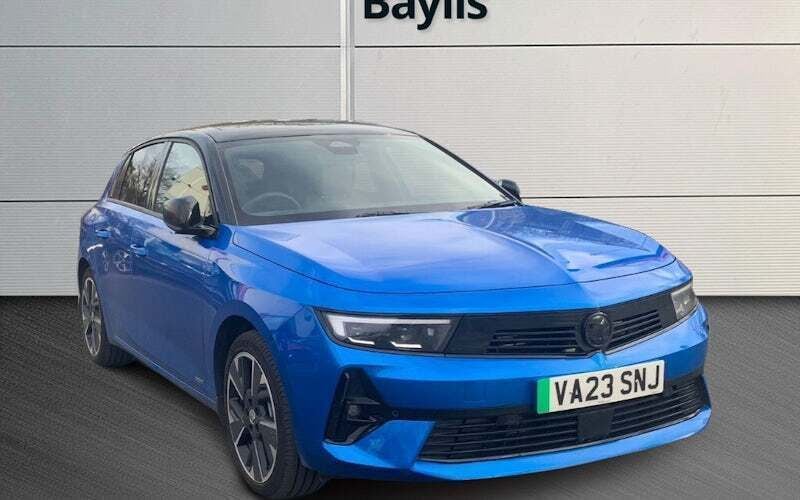 Used 2025 Vauxhall Astra Ultimate Hatchback | £19,995 (Super price) - Image 1/4