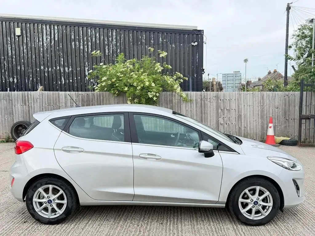 Used Ford Fiesta Zetec 86 HP (63 kW) 2018 Hatchback