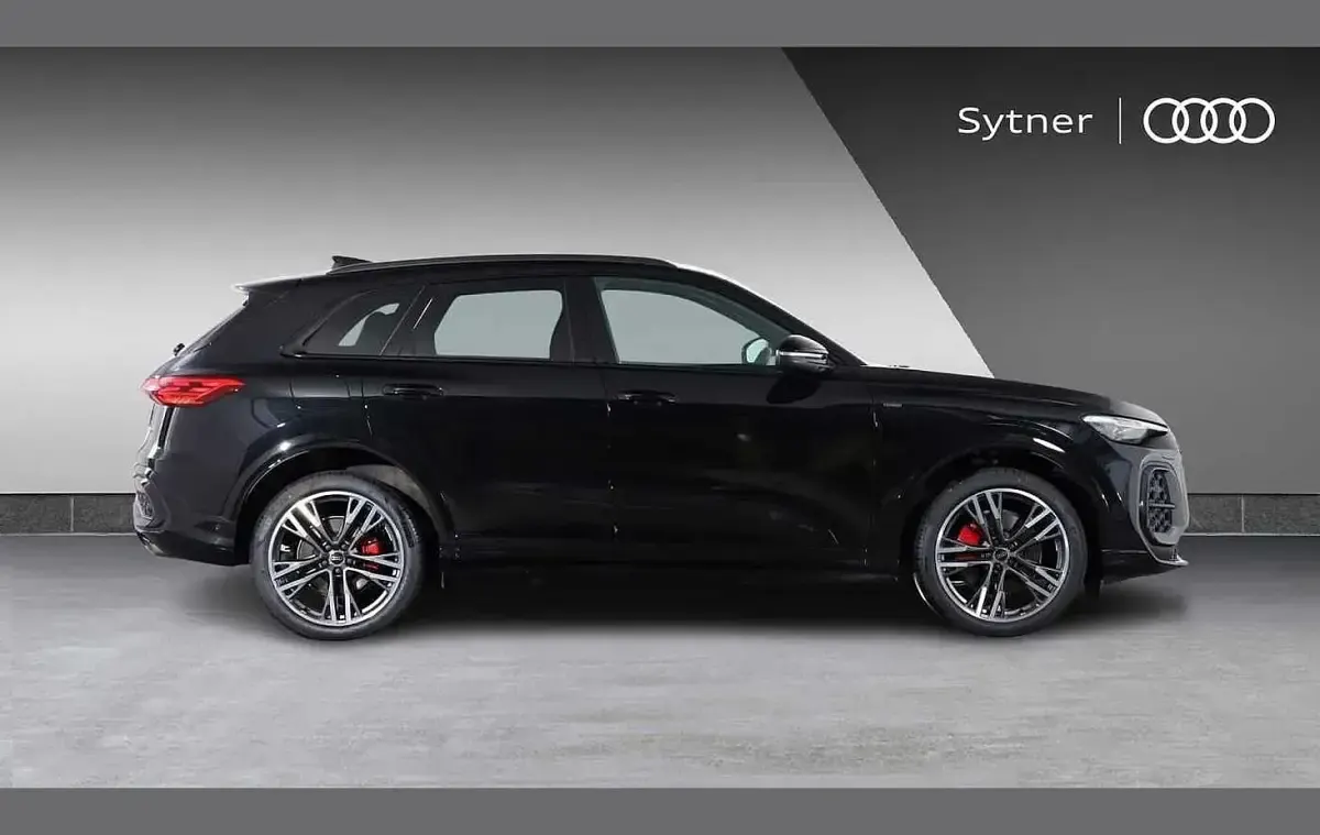 New Audi Q5 Comfort 295 HP (216 kW) 2026 Black SUV