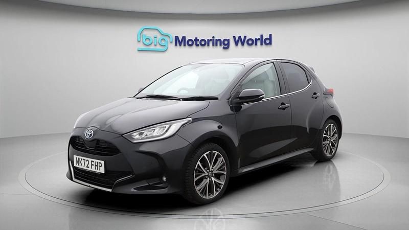 Used Toyota Yaris Hybrid 116 HP (85 kW) 2022 Black Hatchback