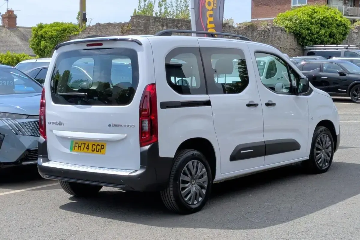 Usado Citroën e-Berlingo 100 kW (136 CV) 2025 Blanco Monovolumen