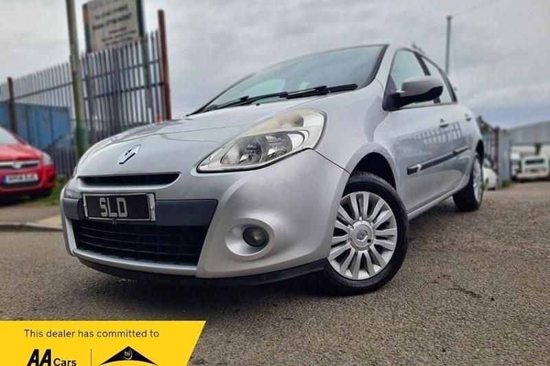 Used Renault Clio II 2010 Silver Hatchback