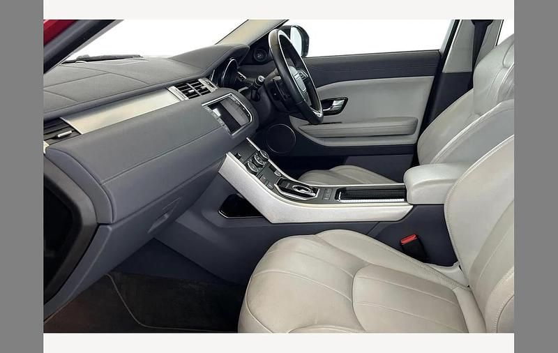 Used Land Rover Range Rover evoque SE 180 HP (132 kW) 2016 Firenze red SUV