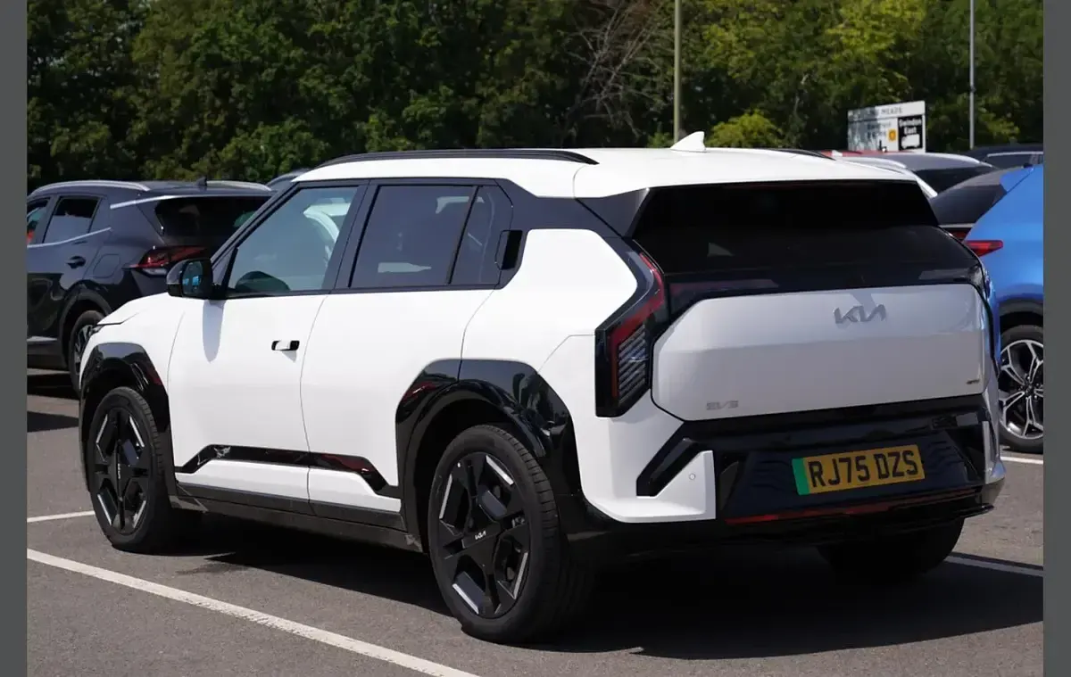Used Kia EV3 GT-Line 150 kW (204 HP) 2025 White SUV
