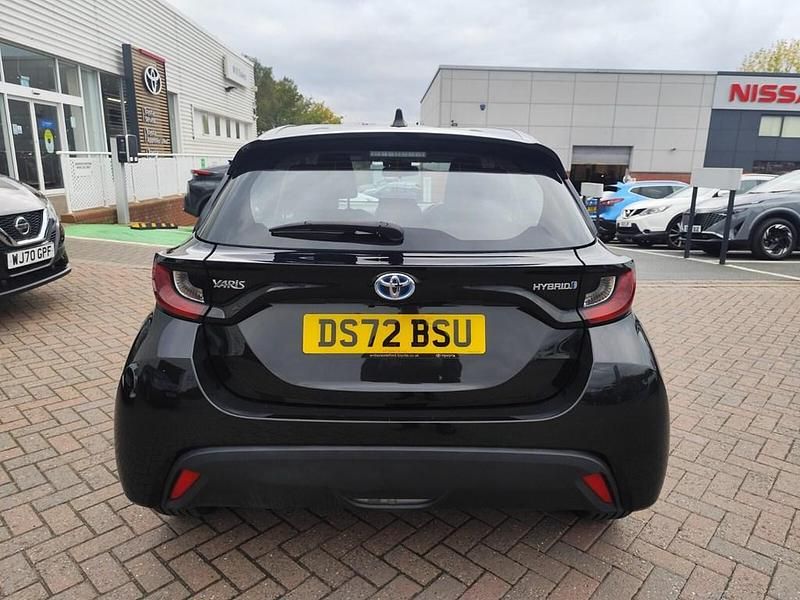 Used Toyota Yaris Hybrid 116 HP (85 kW) 2022 Eclipse black Hatchback