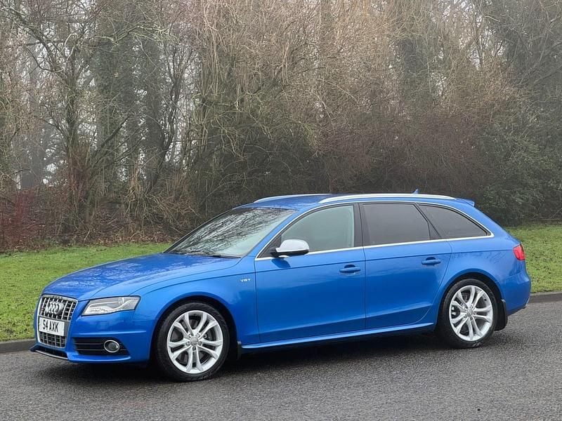 Used Audi A4 2011 Blue metallic Estate