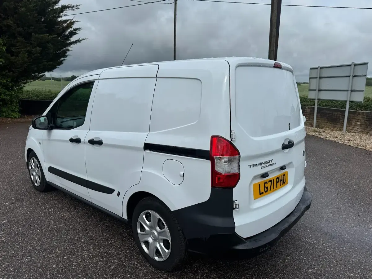 Used Ford Transit Courier Trend 2021 White Van