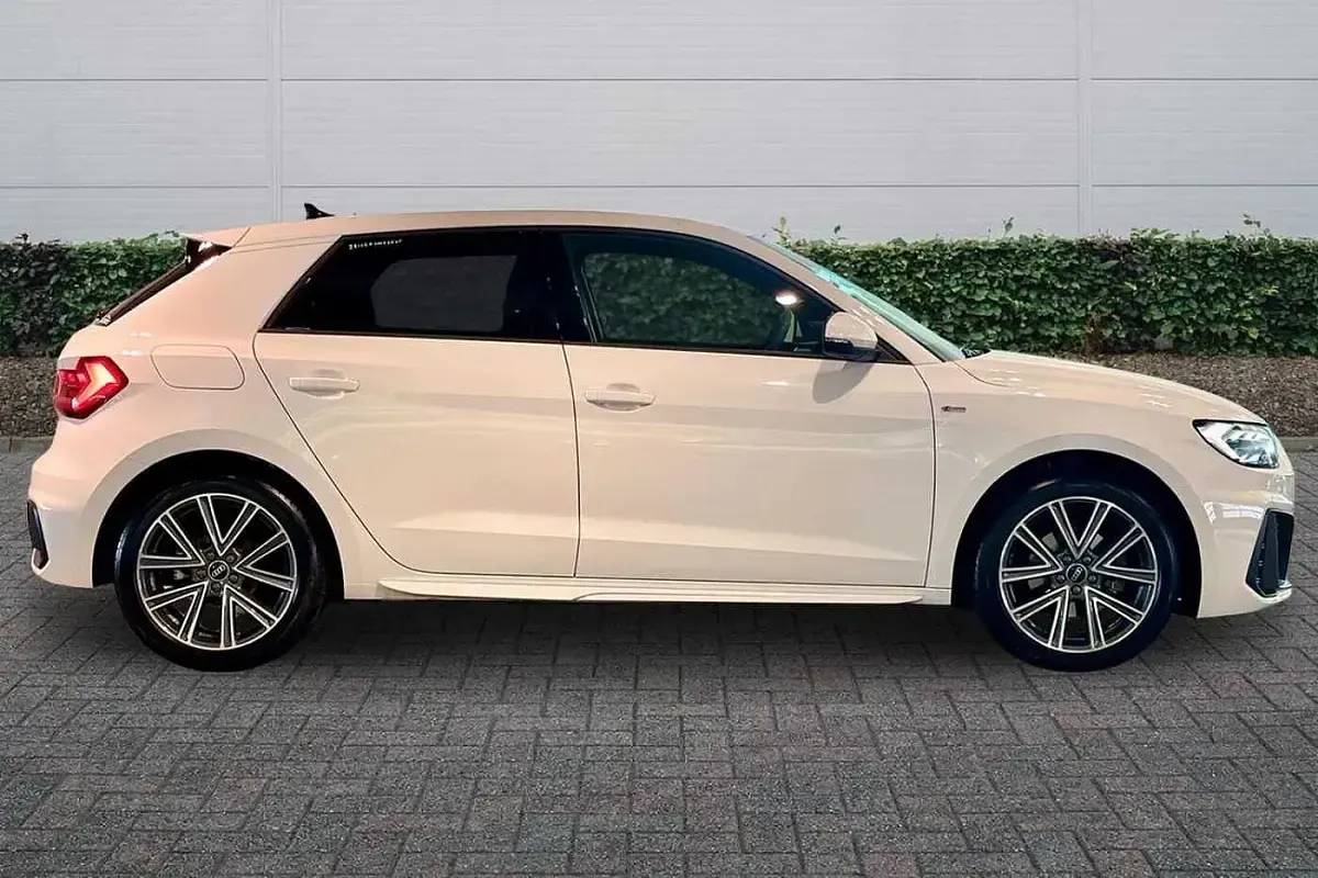 Used Audi A1 S-Line 113 HP (83 kW) 2025 White SUV