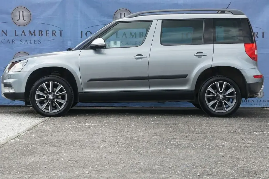 Used Skoda Yeti SE Drive 110 HP (80 kW) 2017 Grey SUV