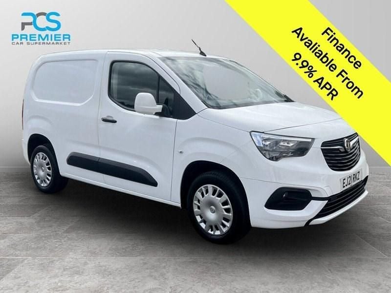 White Used 2021 Vauxhall Combo Sportive MPV | £9,300 (Good price) - Image 1/3