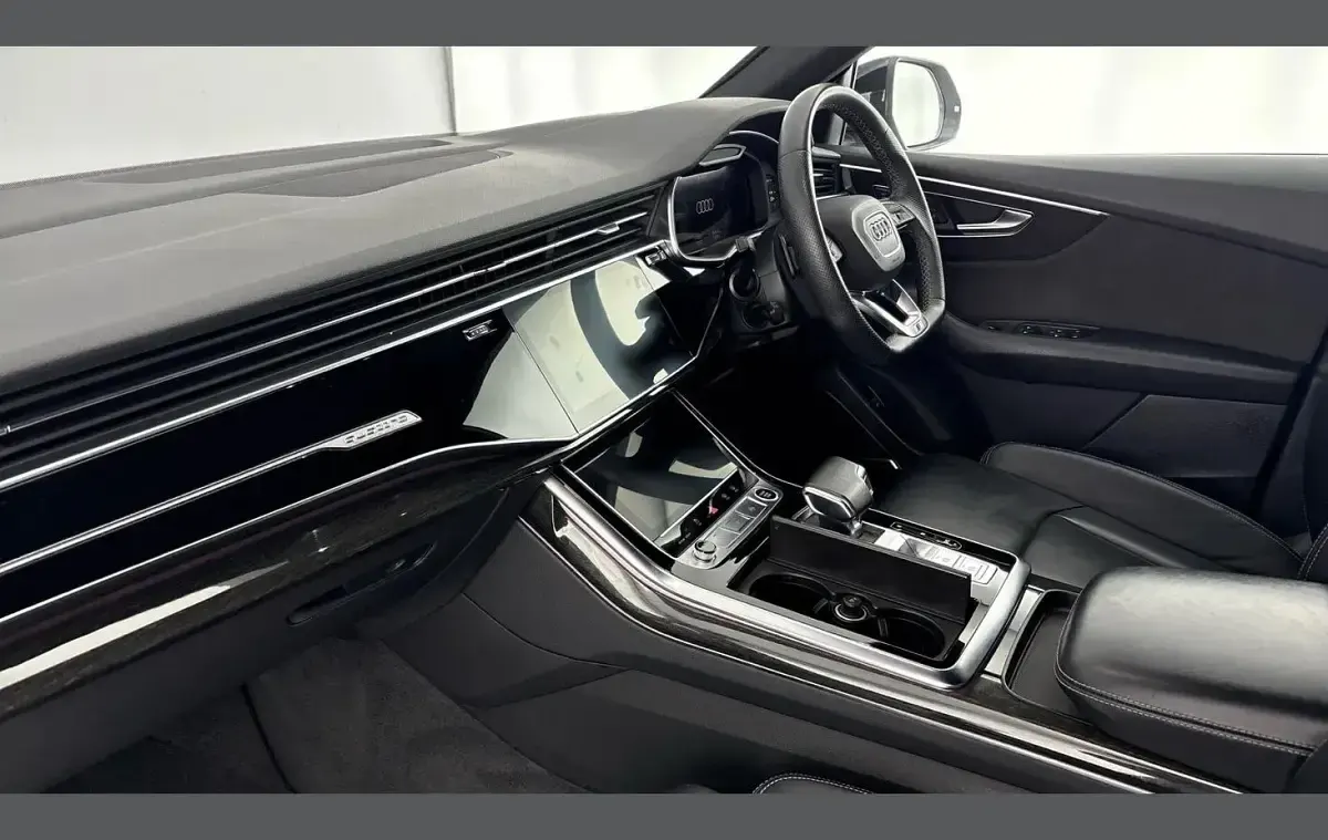 Used Audi Q8 Black Edition 340 HP (250 kW) 2022 White SUV