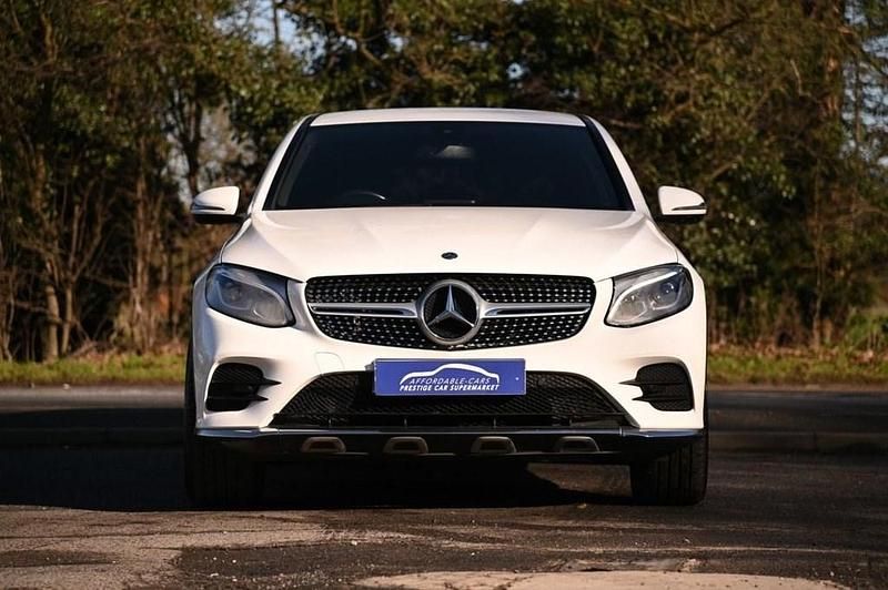 Used Mercedes GLC220 AMG line 170 HP (125 kW) 2018 White Coupe