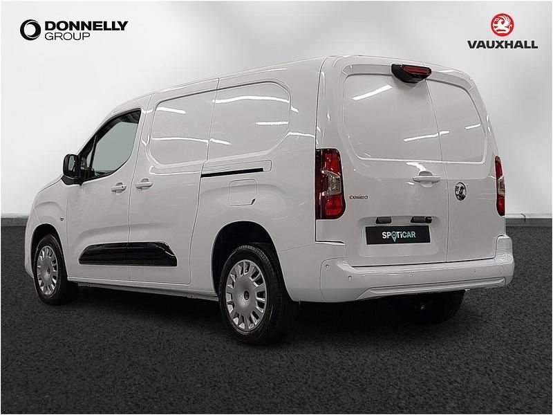 White New 2025 Vauxhall Combo S Van | £18,990 (Fair price) - Image 1/4