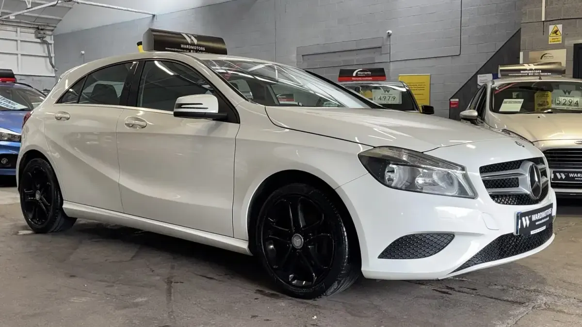 Used Mercedes A180 109 HP (80 kW) 2014 White Hatchback