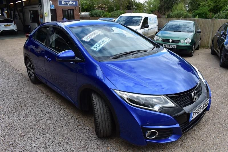 Begagnad Honda Civic SE Plus 2016 Blå Halvkombi