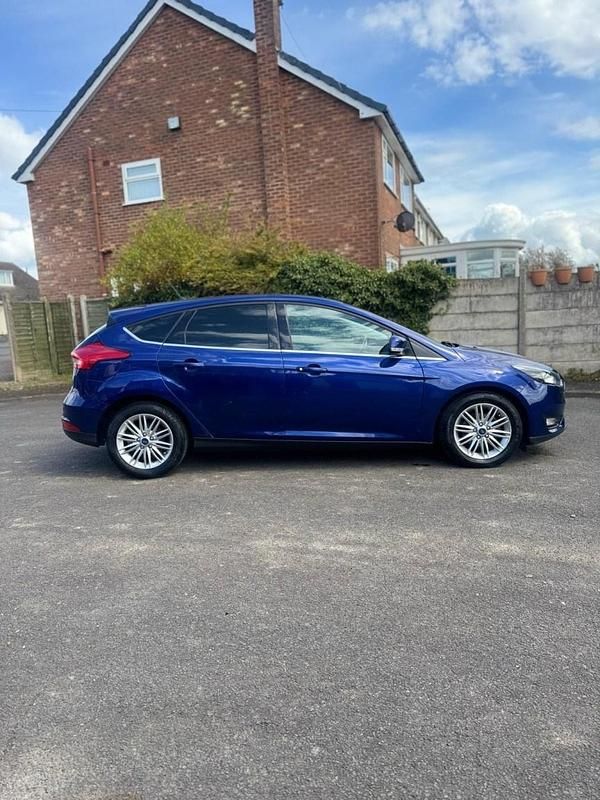 Used Ford Focus Zetec 2017 Blue Hatchback