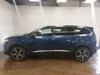 Second-hand Peugeot 5008 Premium 131 CP (96 kW) 2021 Albastru SUV
