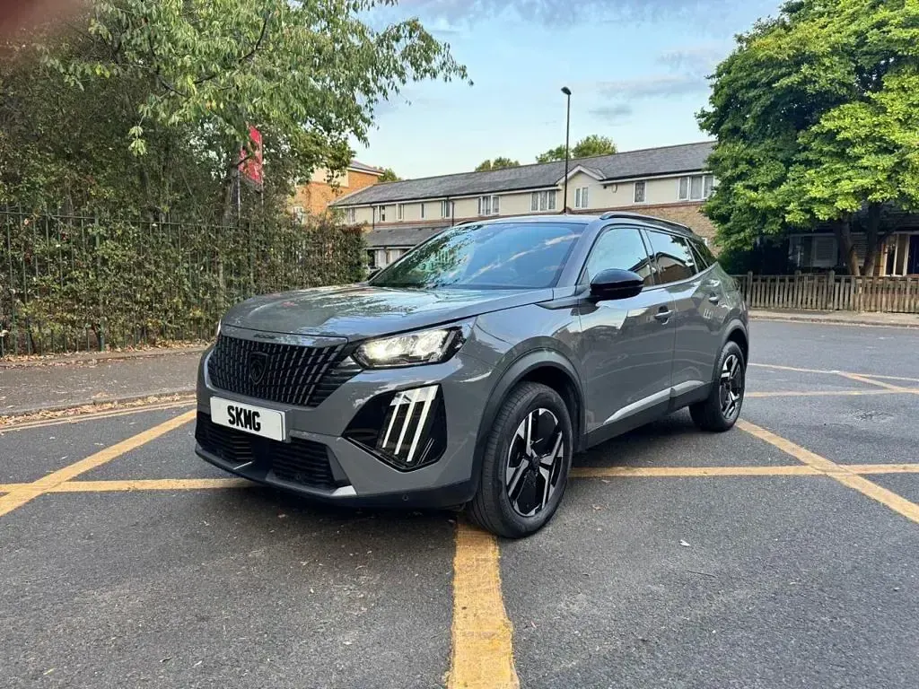 Used Peugeot 2008 Allure 130 HP (95 kW) 2023 Grey SUV