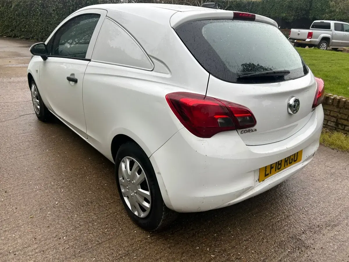 Used Vauxhall Corsa 2018 White Hatchback
