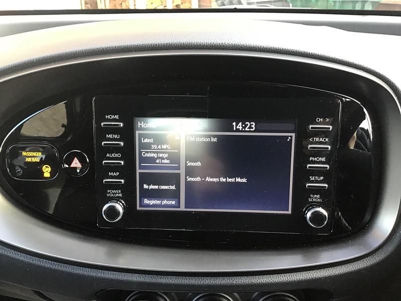 Used Toyota Aygo X PURE 2023 Silver SUV