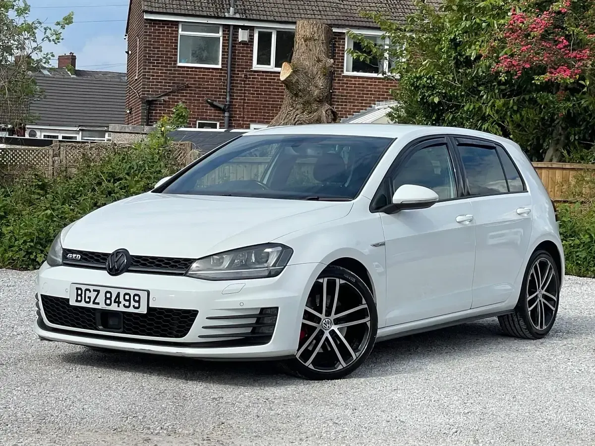 Used VW Golf VII GTD 181 HP (133 kW) 2016 White Hatchback