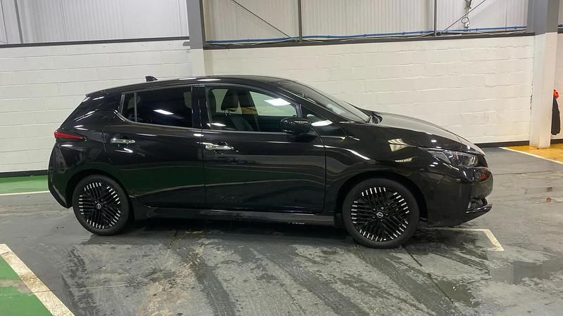 Used Nissan Leaf N-Connecta 110 kW (150 HP) 2022 Black Hatchback
