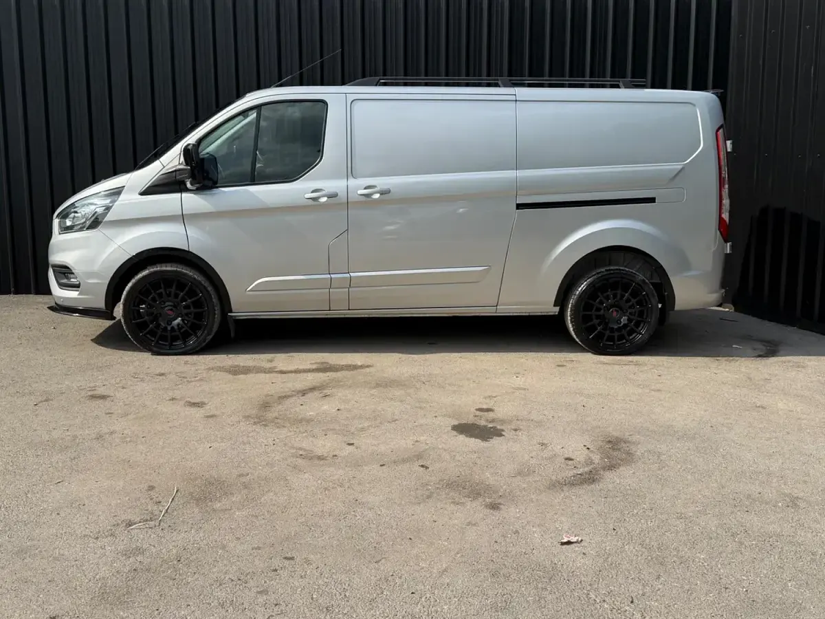 Used Ford Transit Custom Limited 130 HP (95 kW) 2022 Silver Van