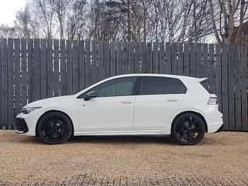 Nouă VW Golf VIII Black Edition 333 CP (244 kW) 2025 Alb Hatchback