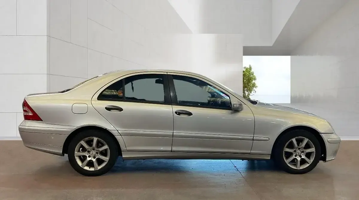 Used Mercedes C180 Classic 143 HP (105 kW) 2006 Silver Sedan