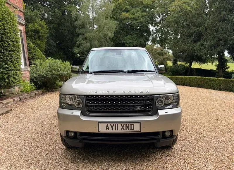 Used Land Rover Range Rover Vogue 313 HP (230 kW) 2011 Gold SUV