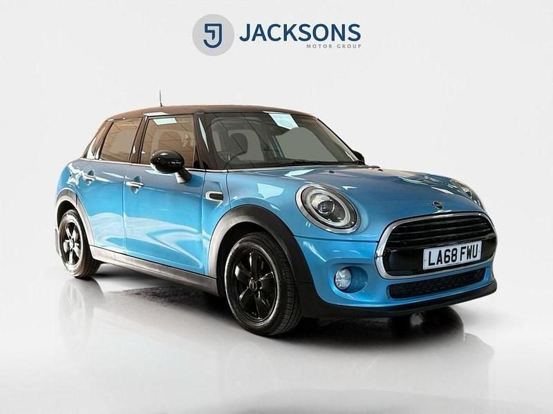 Used Mini Cooper Classic 136 HP (100 kW) 2018 Blue Hatchback