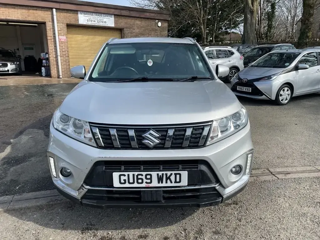 Usado Suzuki Vitara SZ-T 112 CV (82 kW) 2019 Plateado SUV