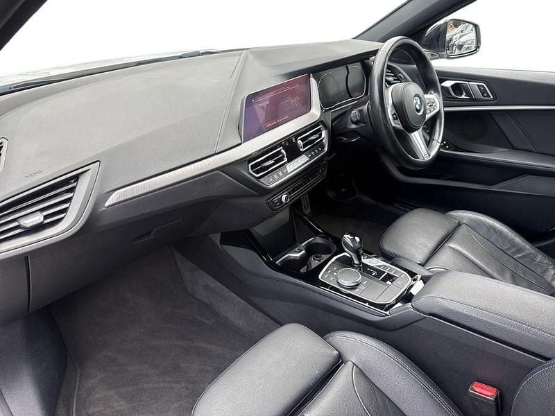 Used BMW 118 M Sport 138 HP (101 kW) 2021 White Hatchback