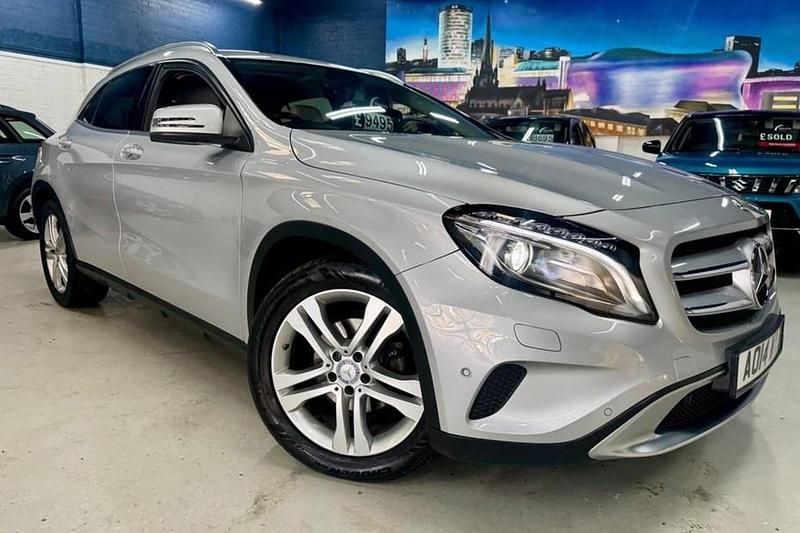 Used Mercedes GLA200 Executive 136 HP (100 kW) 2014 Silver SUV