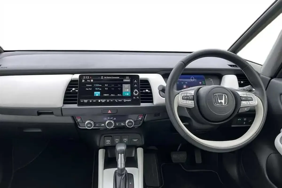 Second-hand Honda Jazz Hybrid 109 CP (80 kW) 2020 Polished metal Hatchback