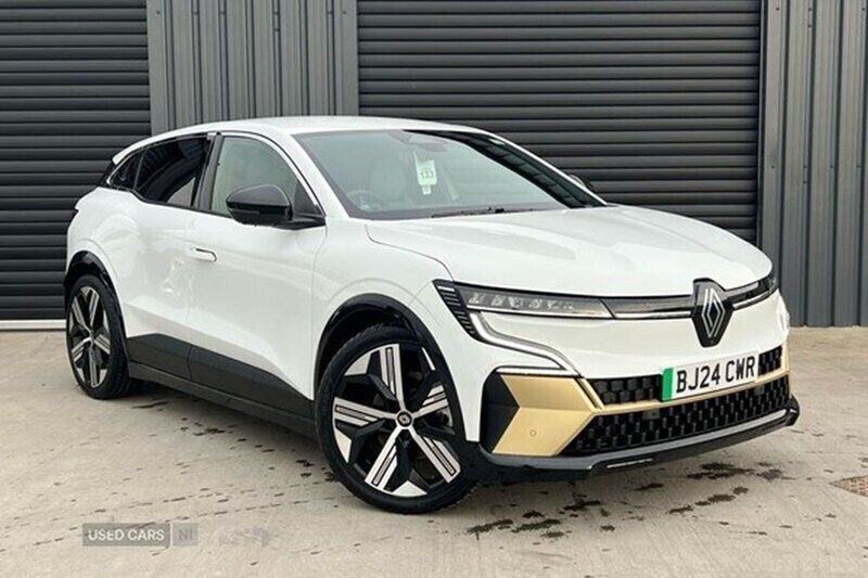 Used 2024 Renault Mégane Iconic Hatchback | £22,695 (Fair price) - Image 1/1