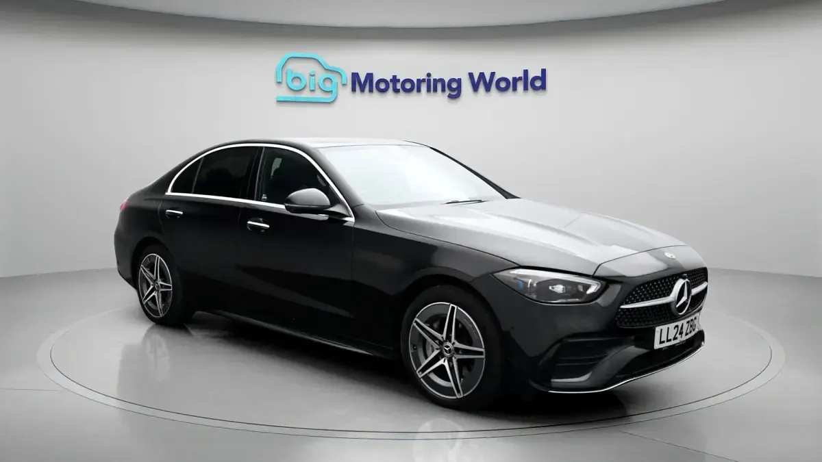 Usado Mercedes C300e AMG line 313 HP (230 kW) 2024 Sedan