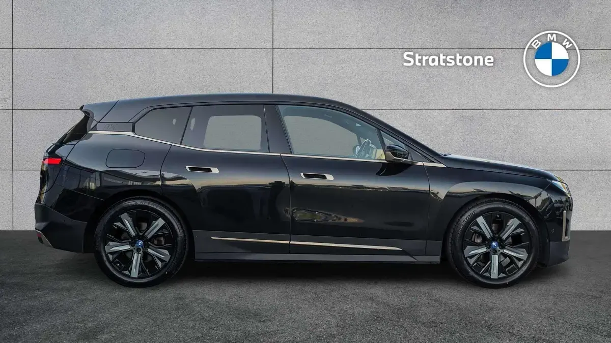 Usado BMW iX Sport Line 379 kW (516 HP) 2022 Preto SUV