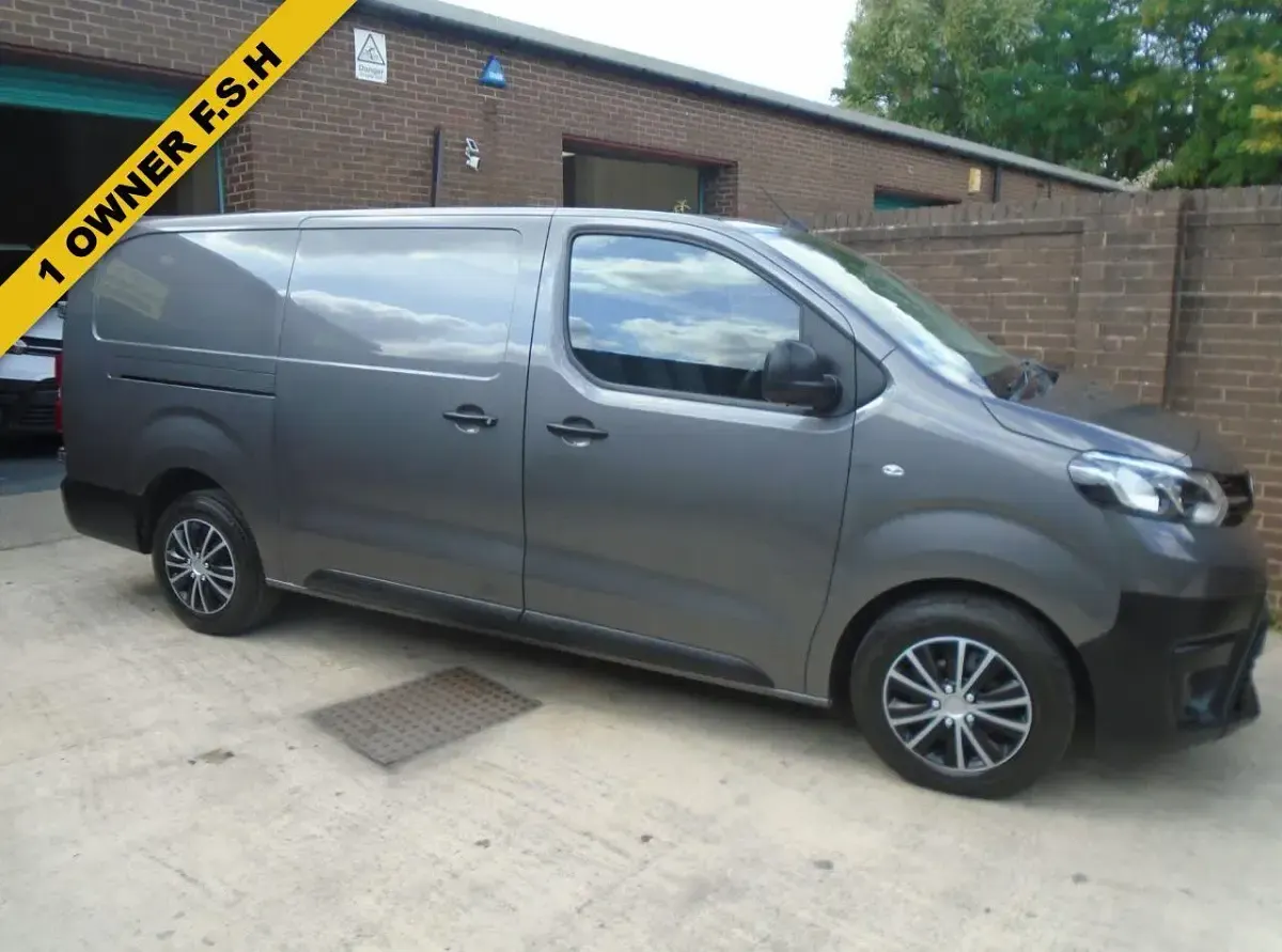 Used Toyota Proace 140 HP (102 kW) 2024 Grey MPV